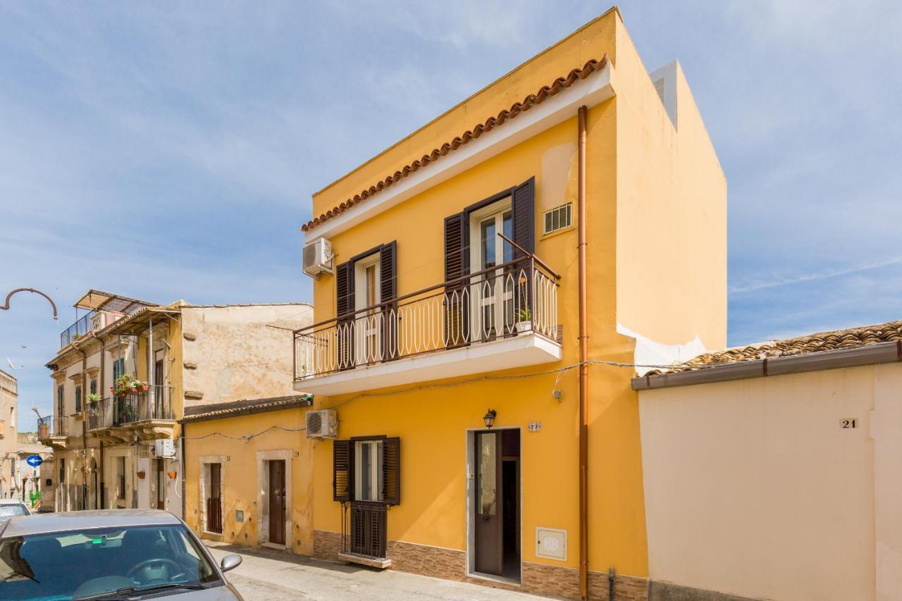 Villa Casa La Formica Noto Exterior foto
